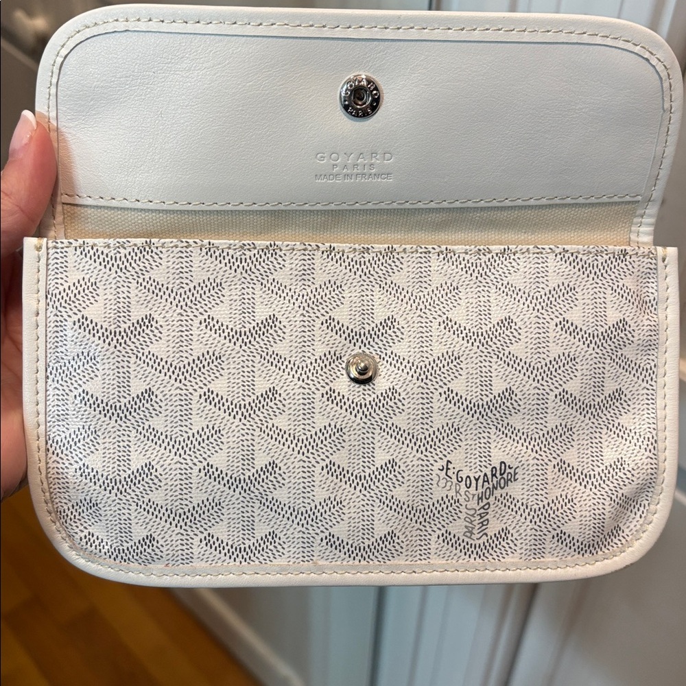 🖤 Cream/White Monogram Print Snap Wallet Pouch 🖤 - Picture 4 of 7